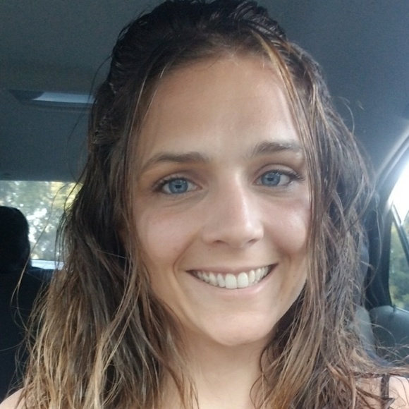 Meet your Posher, Heather - Picture 1 of 1